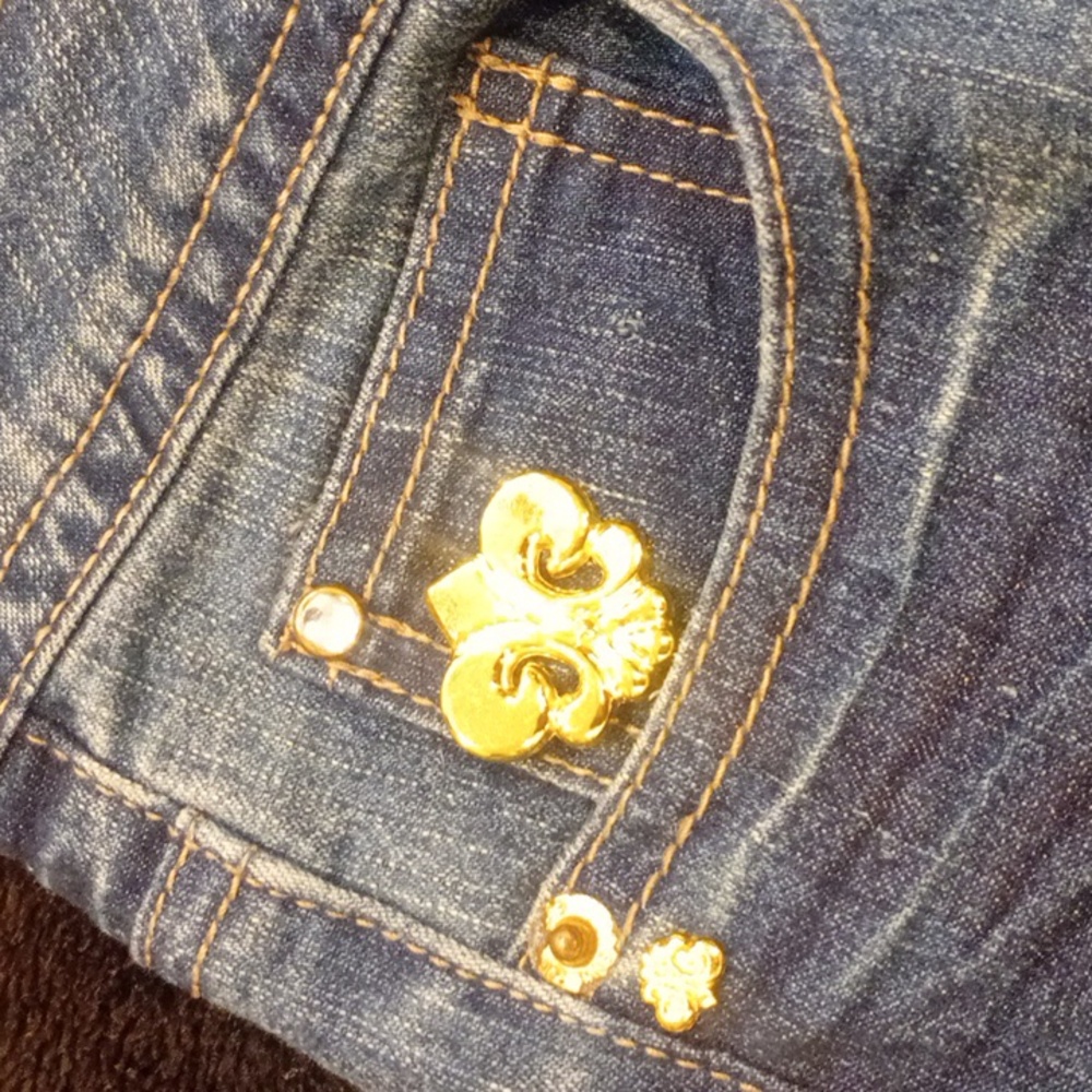 Dereon Jeans - Picture 5 of 16